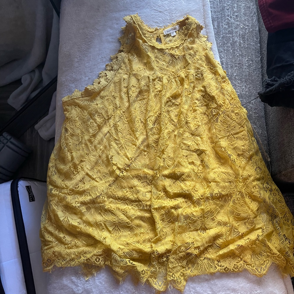 Paper and Tee flowy tank